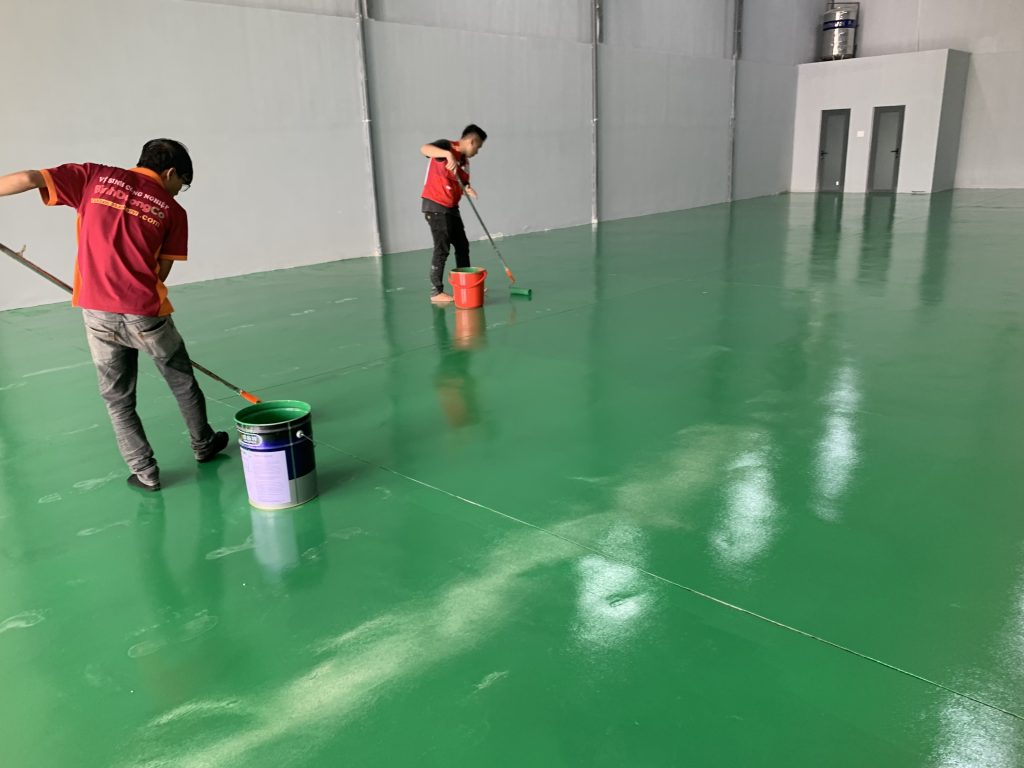 Thi Công Sơn Epoxy Hệ Lăn Rulo