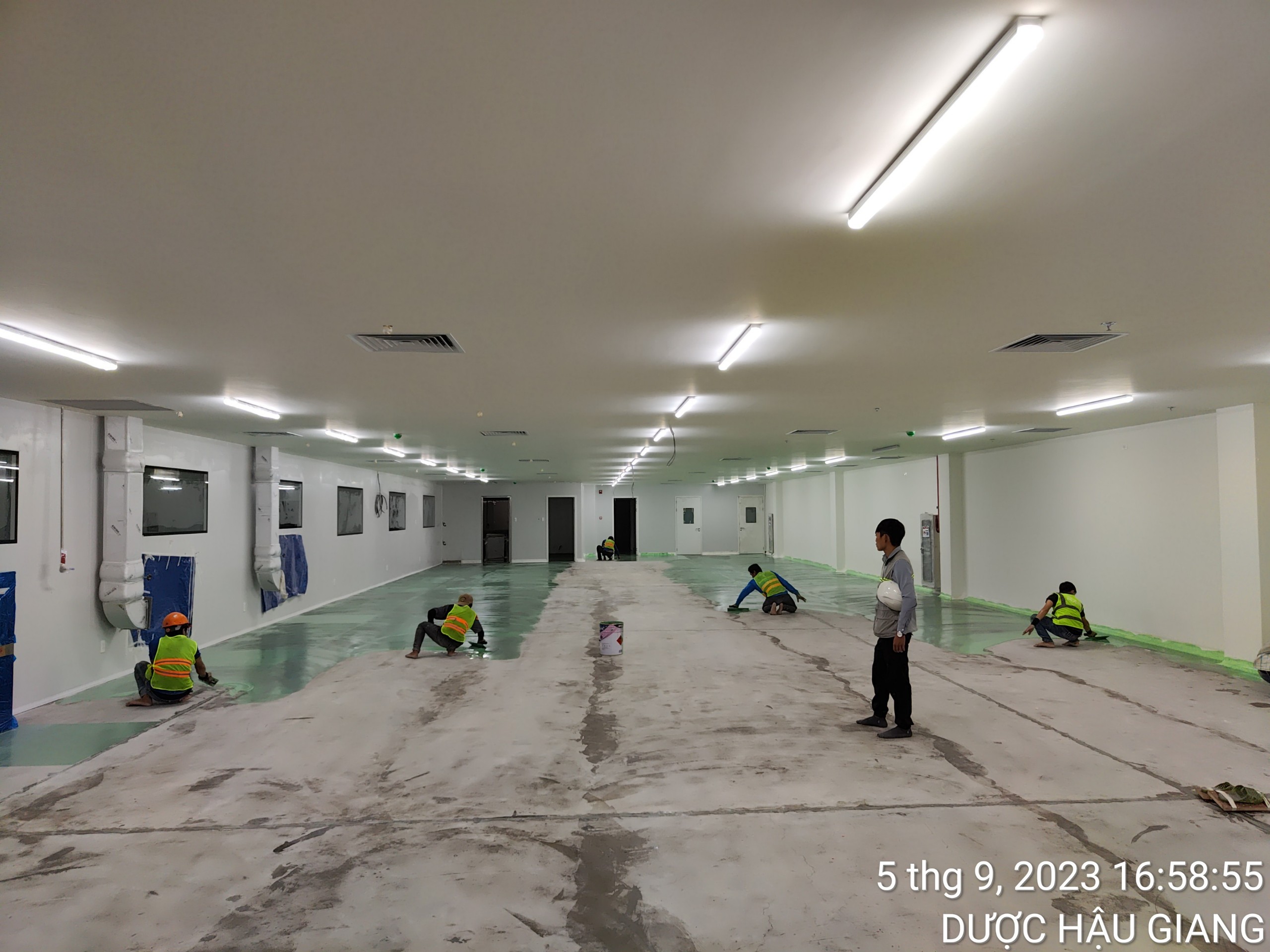 Thi Công Sơn Epoxy Tự San Phẳng Tại Bình Dương Thi Công Sơn Epoxy Tự San Phẳng Tại Bình Dương