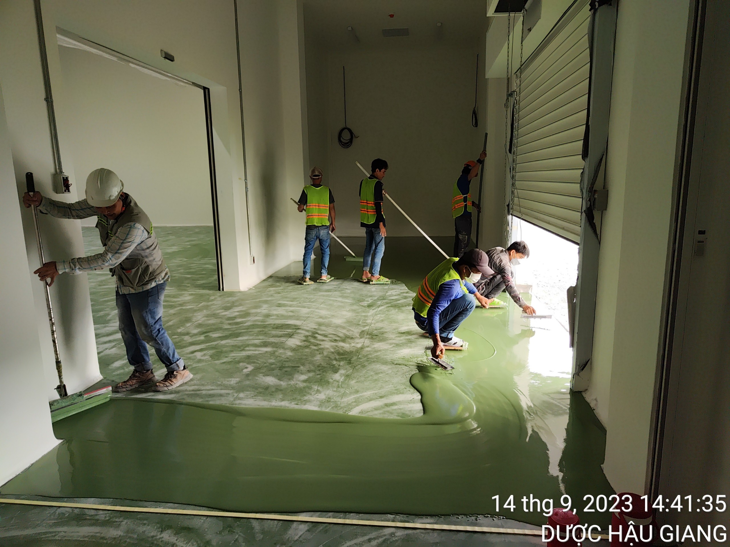 Thi Công Sơn Epoxy Tự San Phẳng Tại Bình Dương Thi Công Sơn Epoxy Tự San Phẳng Tại Bình Dương