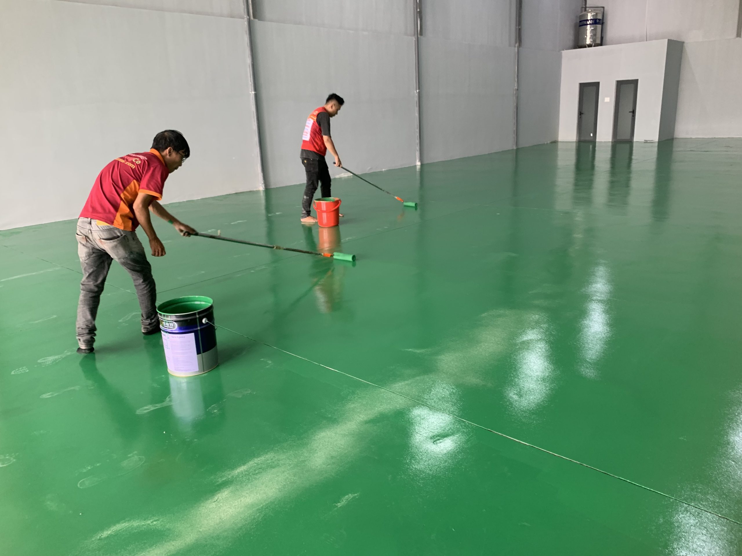 Thi Công Sơn Nền Epoxy Hệ Lăn Tại Bình Dương Thi Công Sơn Nền Epoxy Hệ Lăn Tại Bình Dương