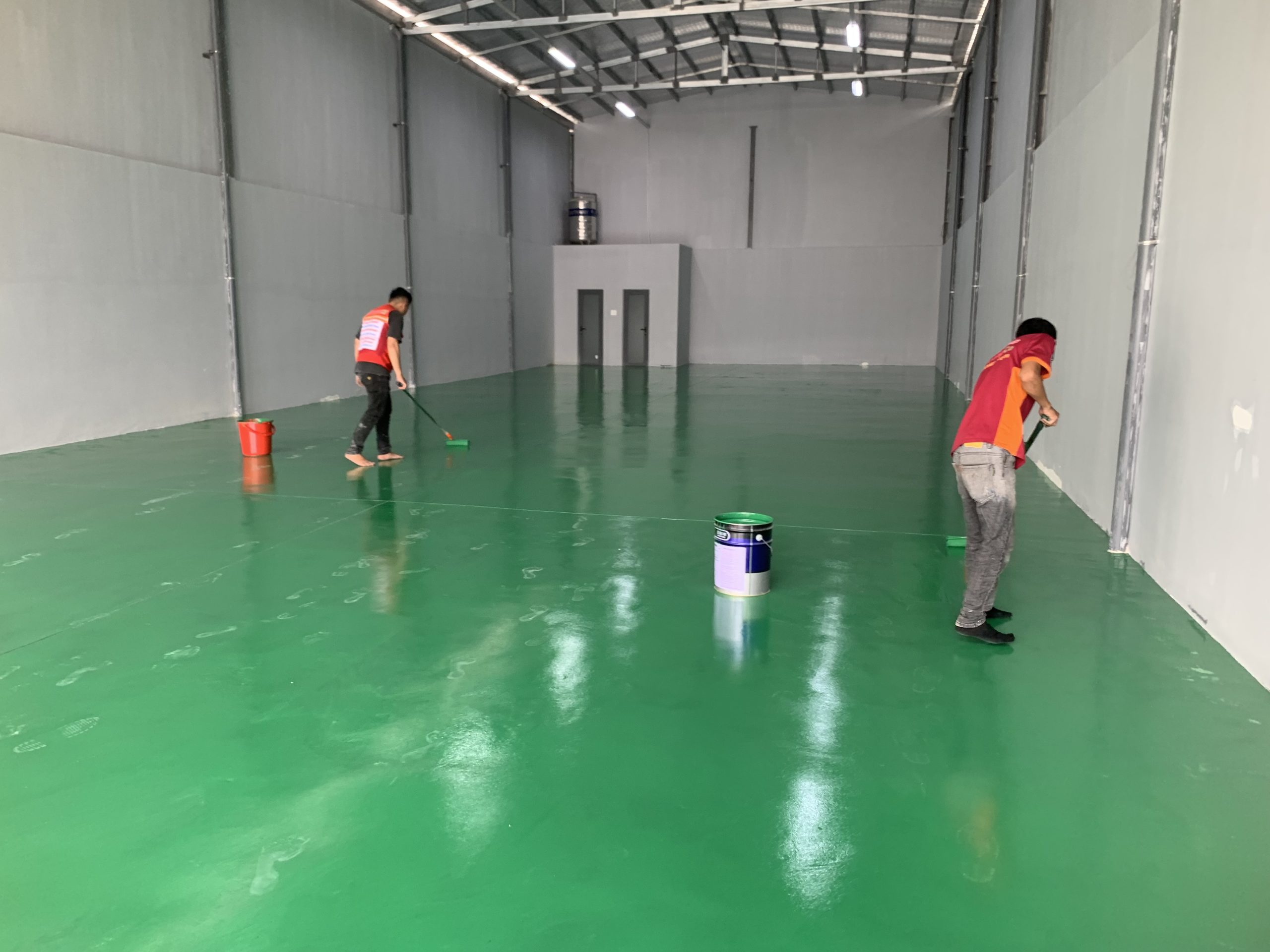 Thi Công Sơn Nền Epoxy Hệ Lăn Tại Bình Dương Thi Công Sơn Nền Epoxy Hệ Lăn Tại Bình Dương