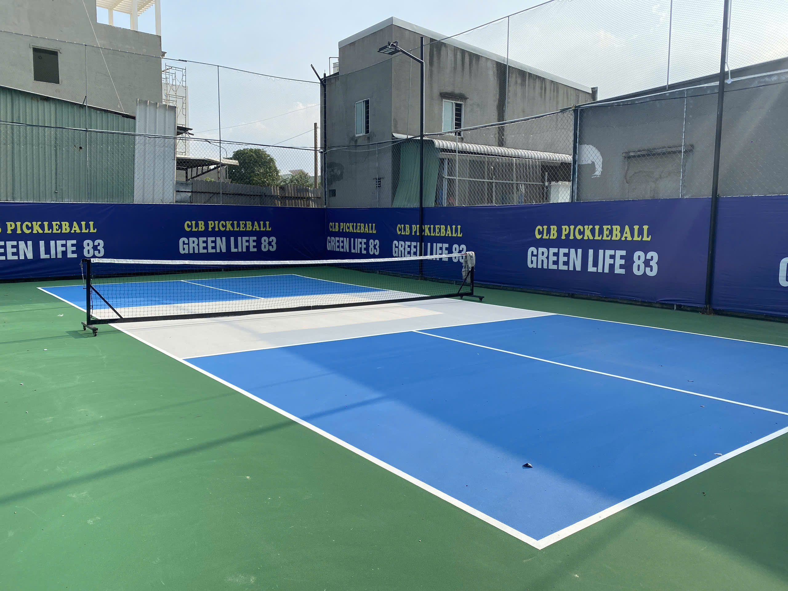 Thi Công Sơn Sân Pickleball Tại Bình Dương