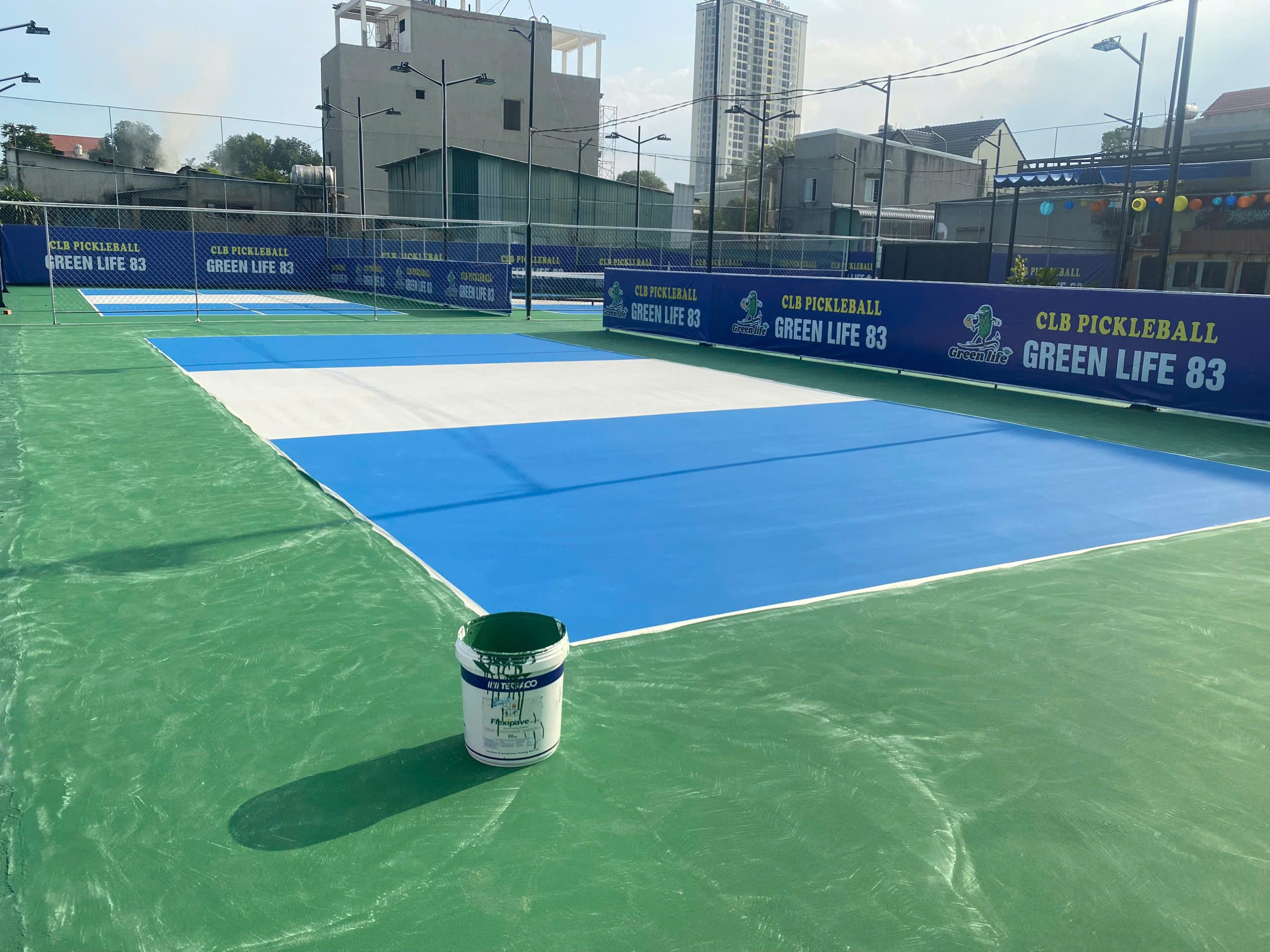 Thi Công Sơn Sân Pickleball Tại Bình Dương